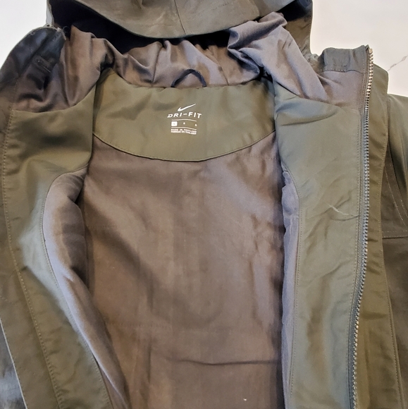 Nike Therma LeBron Strive for Greatness Jacket - Picture 11 of 15